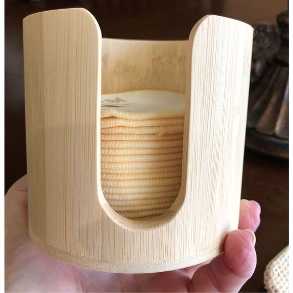 INKO - NWT - Reusable Makeup Remover Pads (20), Laundry Bag & Bamboo Storage Box - Picture 4 of 11